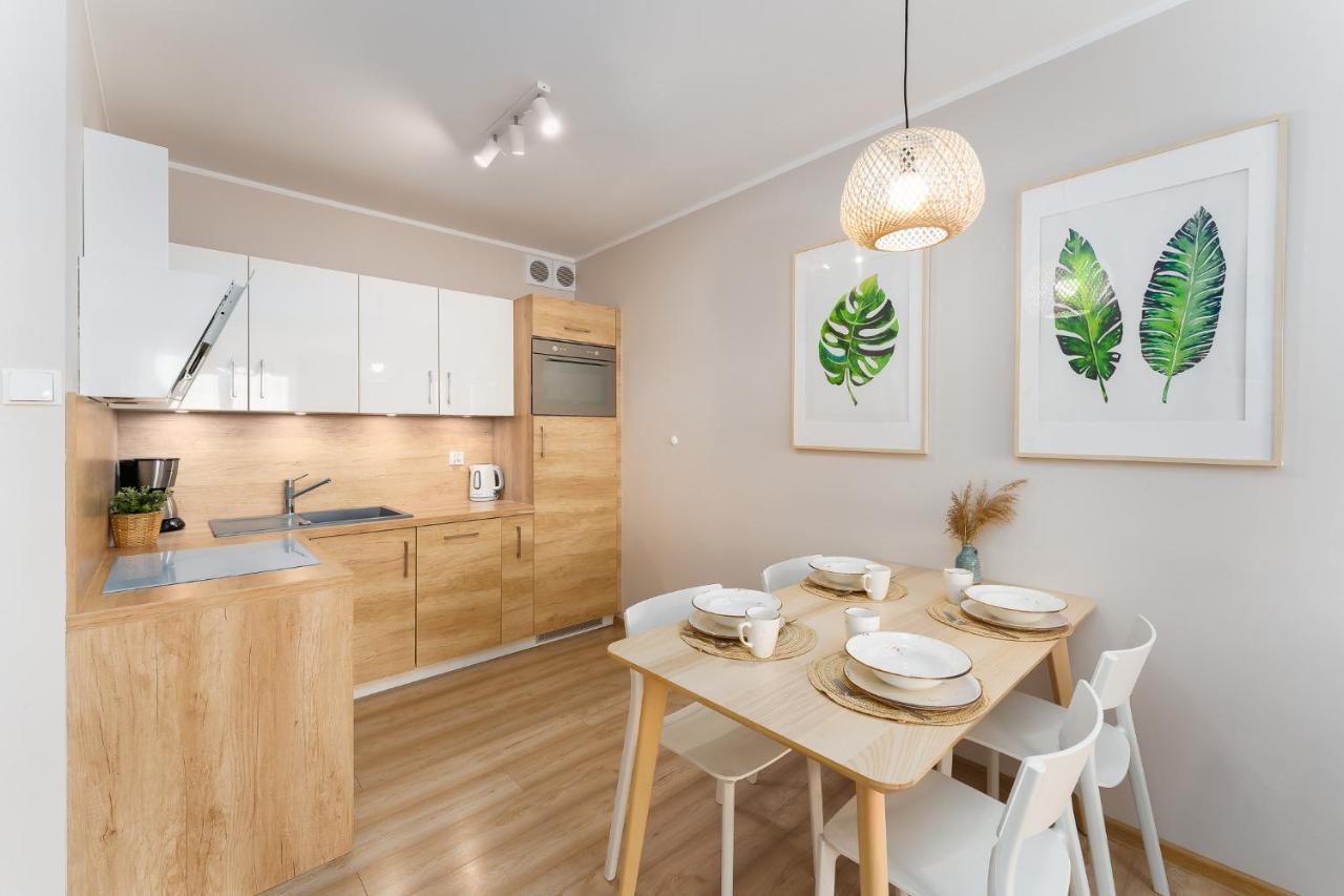 Przystan Kolo Brzegu Apartamento Kołobrzeg Exterior foto