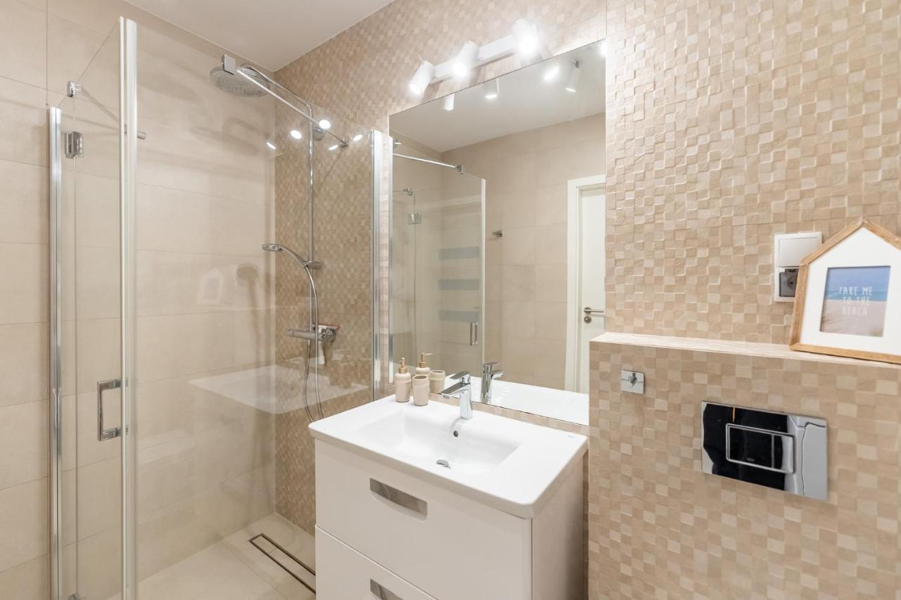 Przystan Kolo Brzegu Apartamento Kołobrzeg Exterior foto
